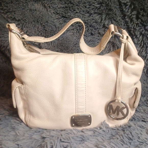 Michael Kors Handbags - Michael Kors Cream pebble leather shoulder bag spring / summer GUC